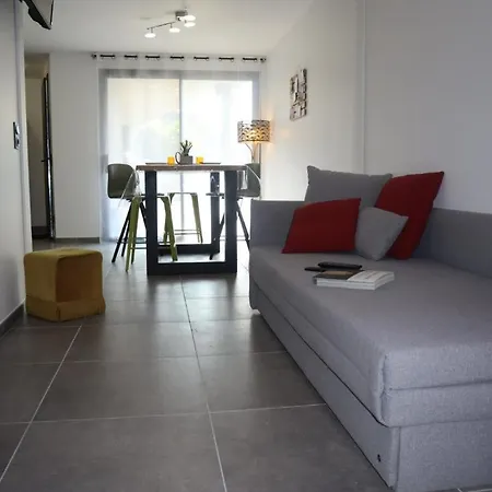 Daire Studio, Neuf